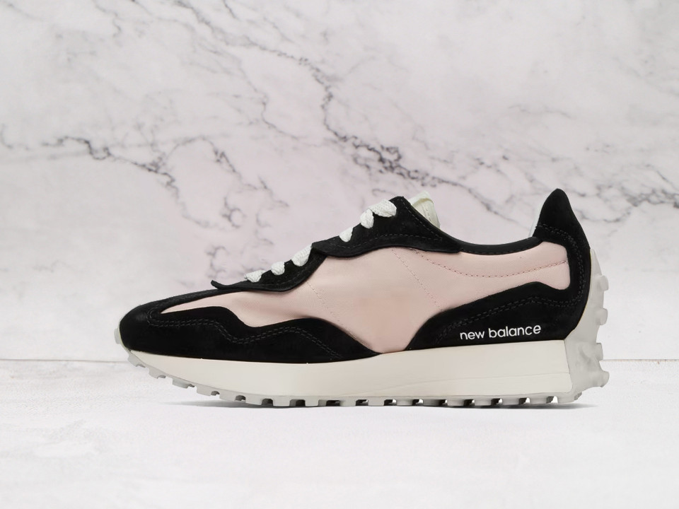 New Balance 327 – Contemporary Silhouette with Signature Detailing New Balance 327 – Contemporary Silhouette with Signature Detailing