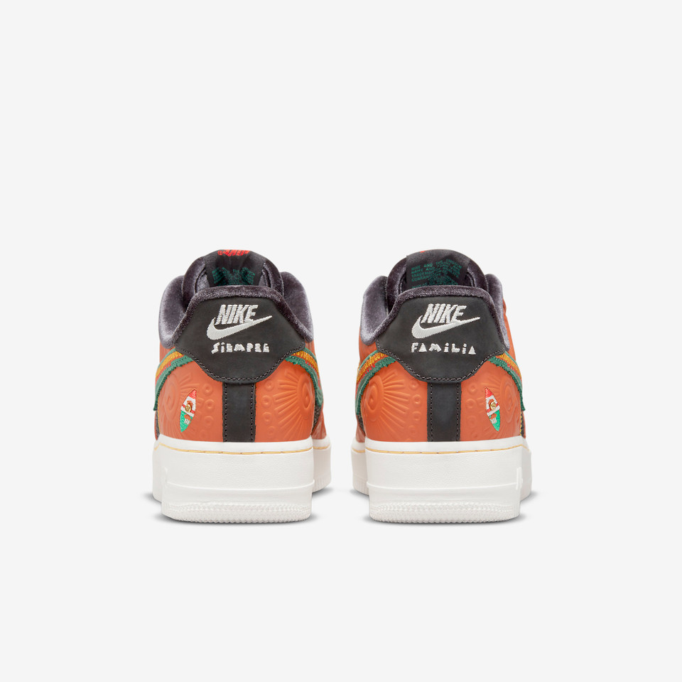 Air Force 1 ‘07 LX Siempre Familia