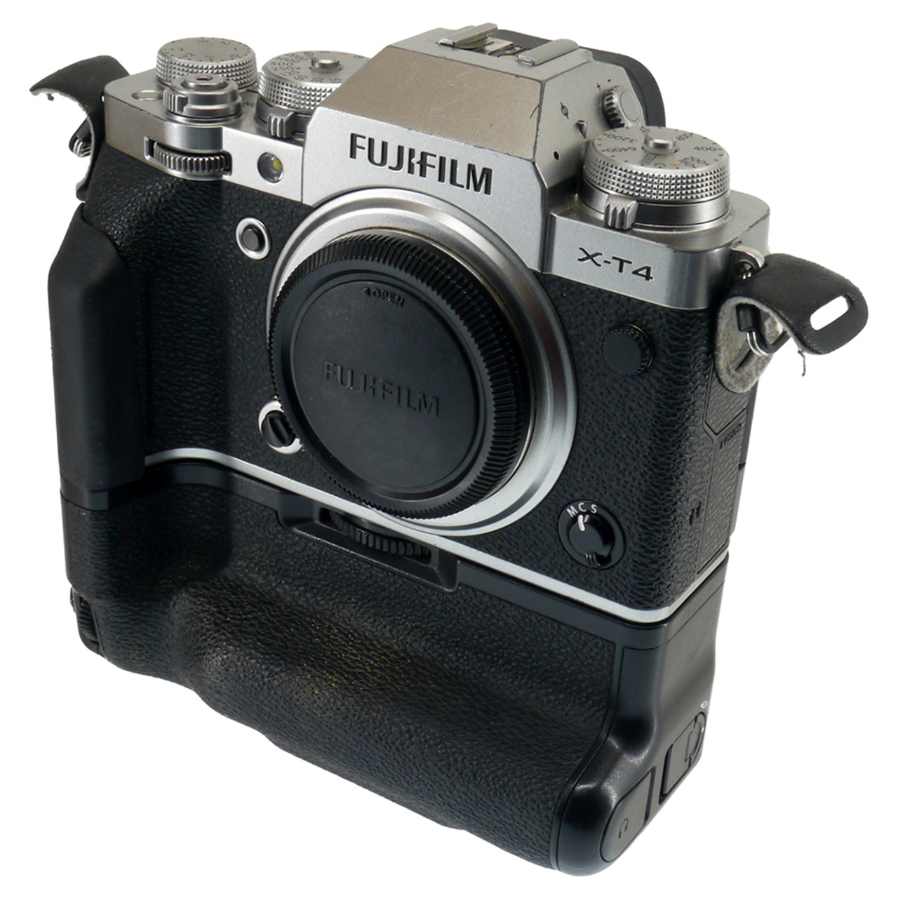 USED FUJIFILM X-T4 W/VG-XT4 GRIP (770805)