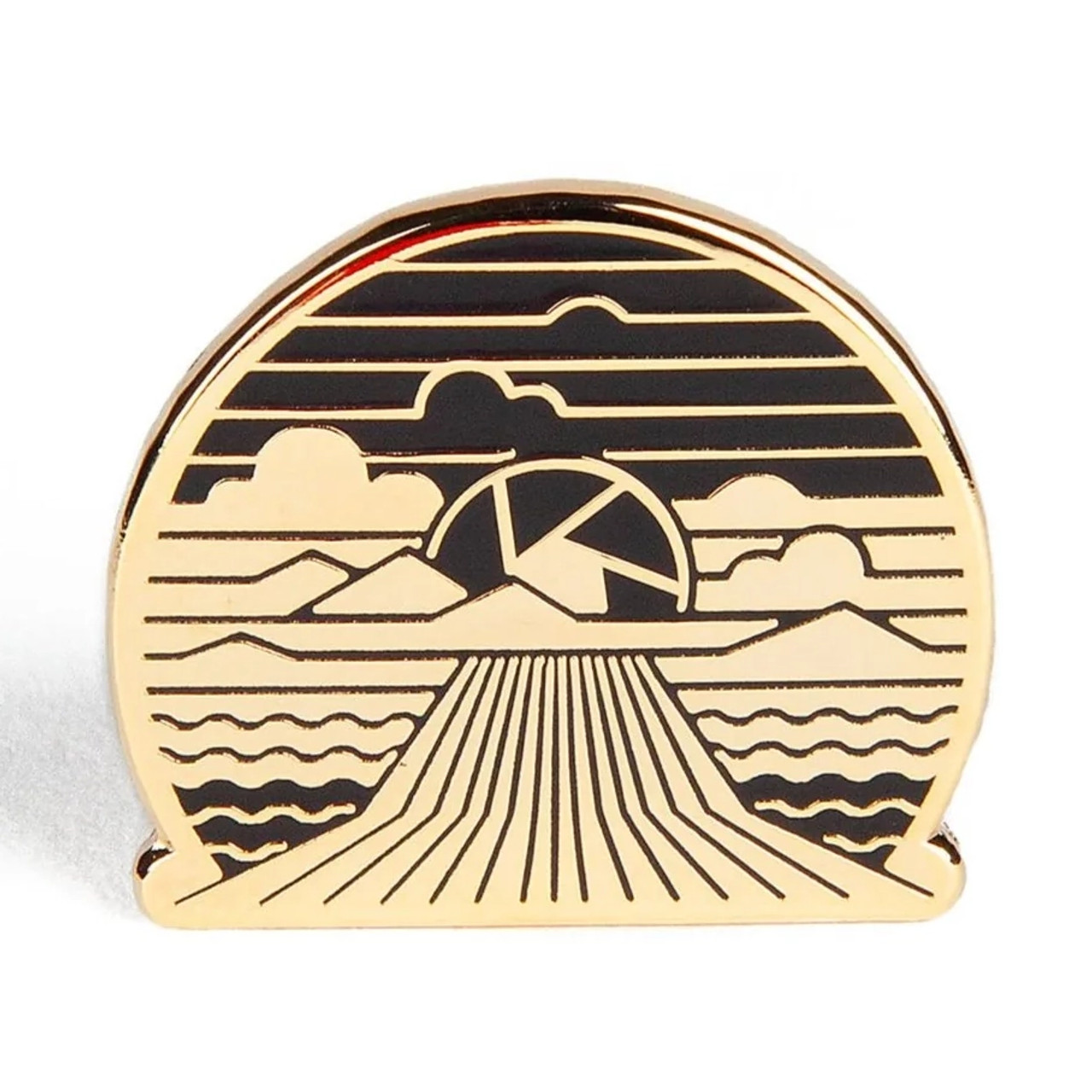 PHOTOGENIC APERTURE ADVENTURE ENAMEL PIN (GOLD)