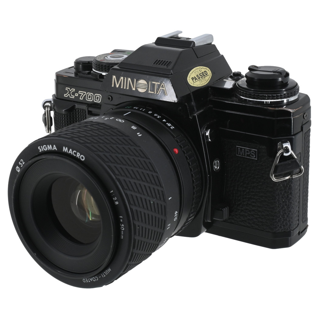 USED MINOLTA X-700 W/LENS (779946)