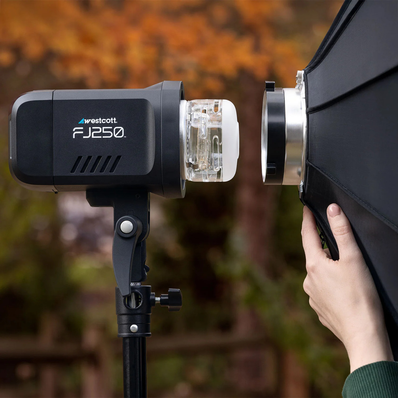 WESTCOTT FJ250 TOUCHSCREEN STROBE