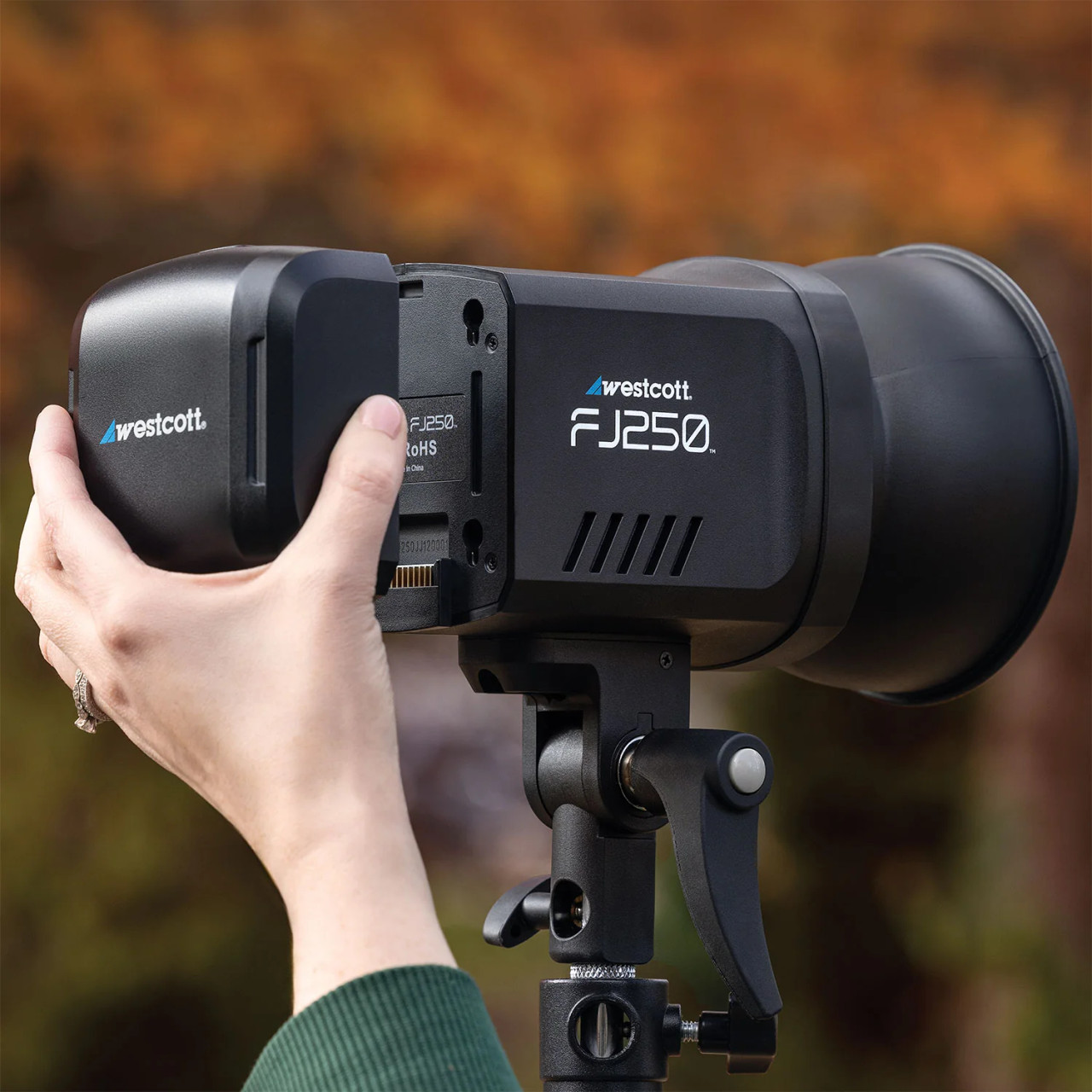 WESTCOTT FJ250 TOUCHSCREEN STROBE