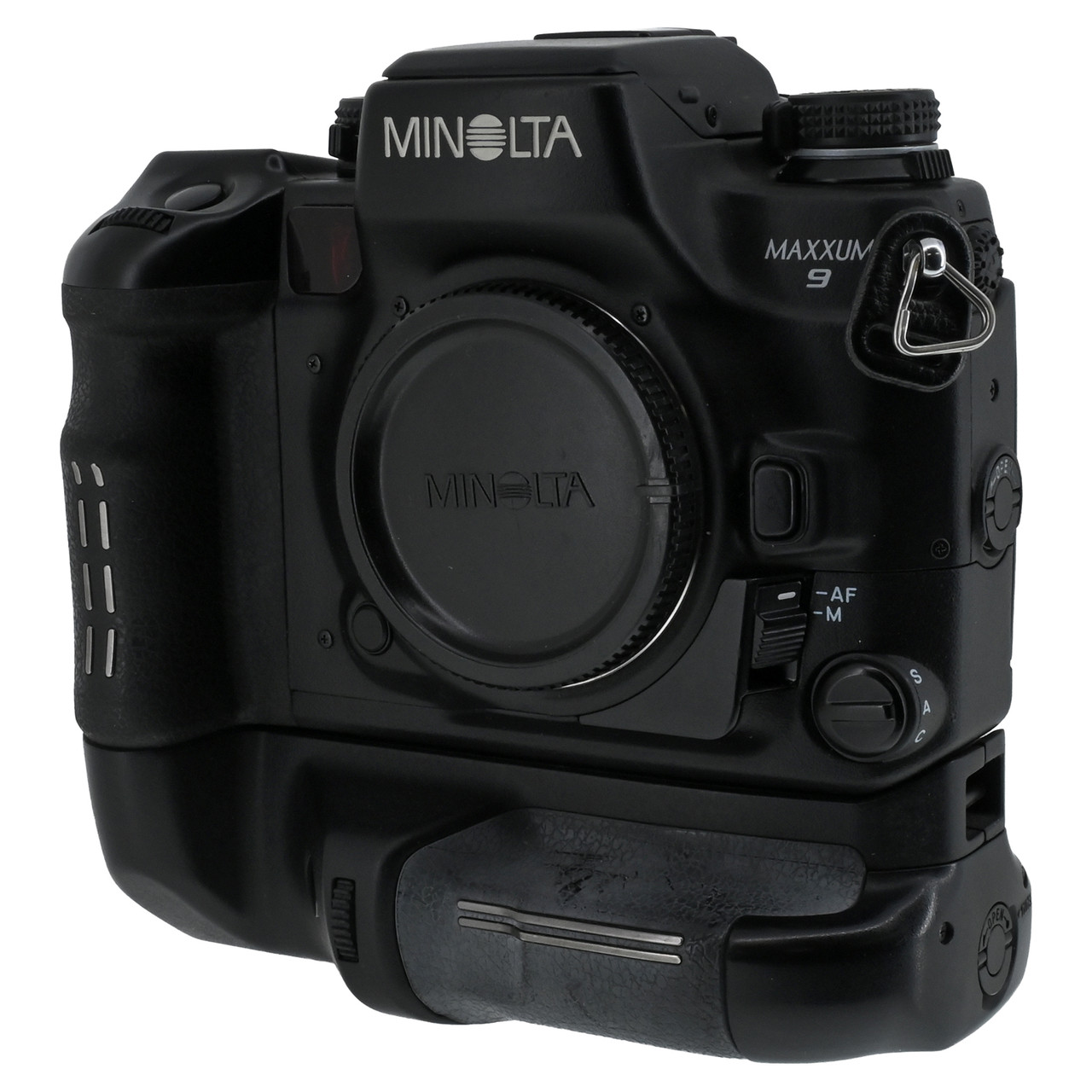 USED MINOLTA MAXXUM 9 W/ GRIP