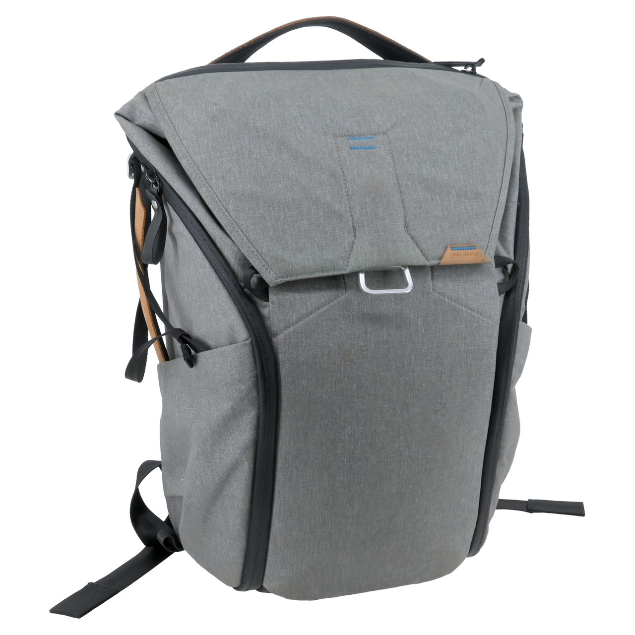 USED PEAK DESIGN EVERYDAY BACKPACK 30L