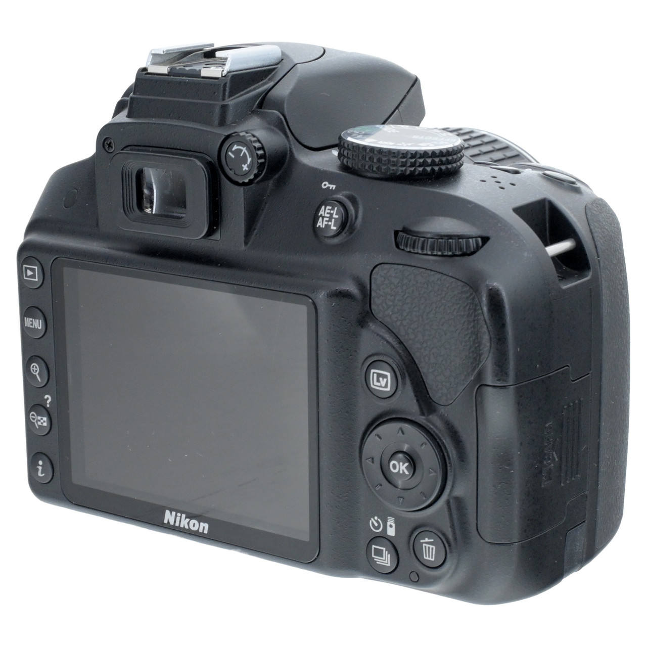 USED NIKON D3300 18-55MM KIT