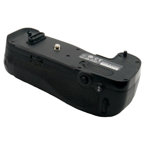 USED NIKON MB-D17 BATTERY GRIP (773616)