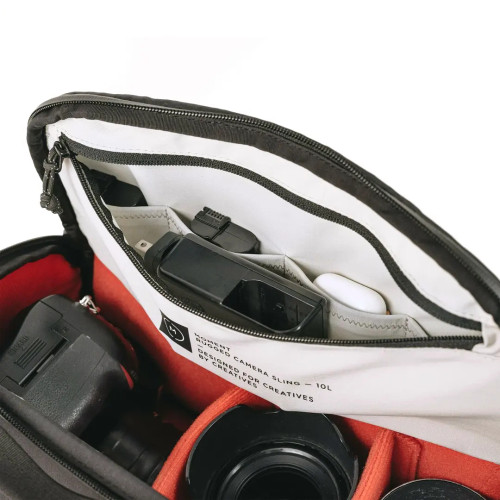 MOMENT RUGGED SLING - 10L (BLACK)