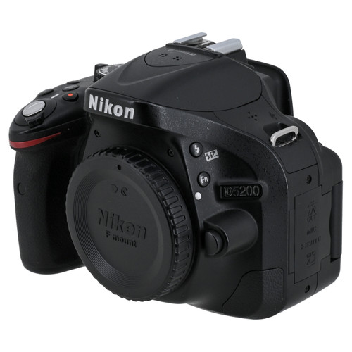 USED NIKON D5200 BODY