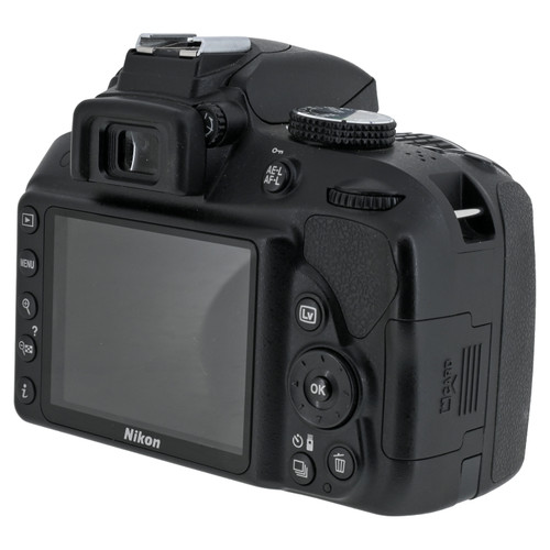 USED NIKON D3300 18-55MM KIT