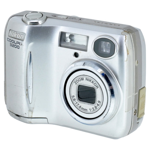 USED NIKON COOLPIX 3200