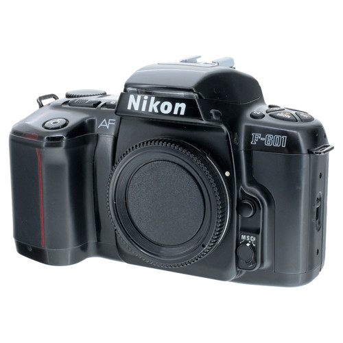 USED NIKON F-601 (N6006)