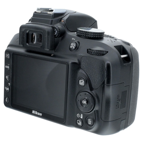 USED NIKON D3300 18-55MM KIT
