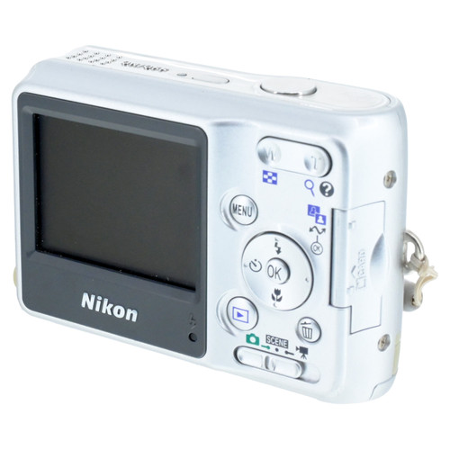 USED NIKON COOLPIX L4