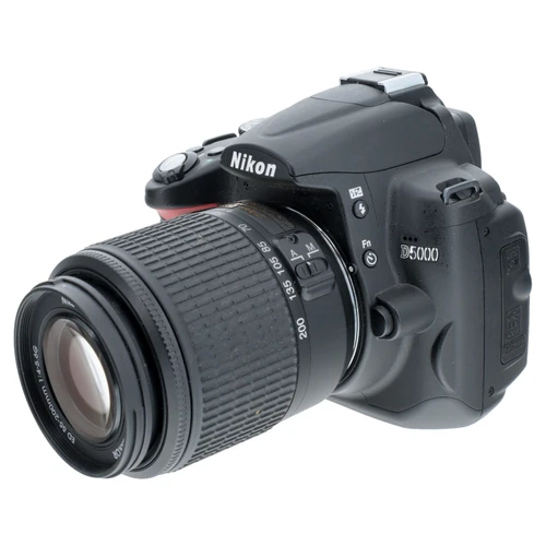 USED NIKON D5000 18-55MM KIT