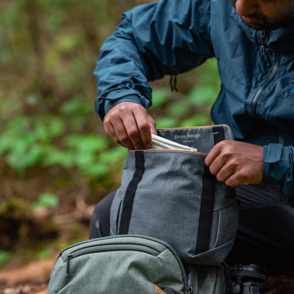 Peak Design Tech Pouch (Charcoal) - The Original