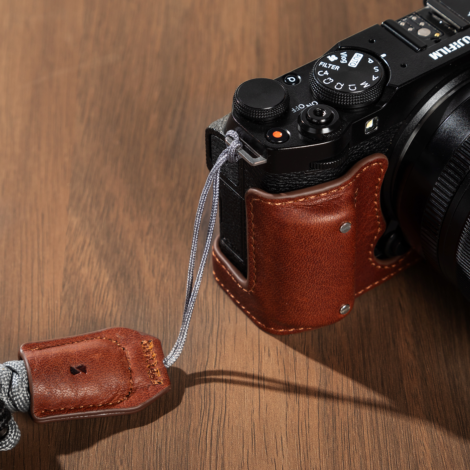 SMALLRIG LEATHER CAMERA HALF-CASE F/FUJIFILM X-M5 (BROWN)