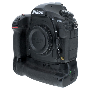USED NIKON D850 W/GRIP
