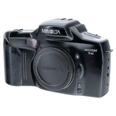 USED MINOLTA MAXXUM 7XI