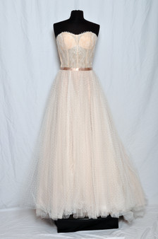 0135926 - Top (pictured with 0135927 Skirt)