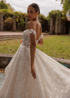 Eve of Milady Bridals 0142491