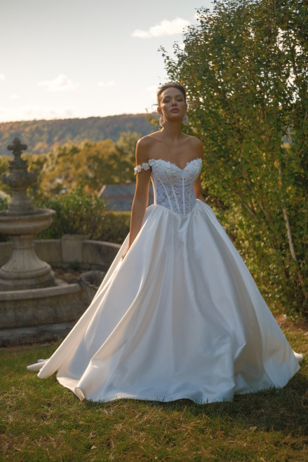 Eve of Milady Bridals 1709