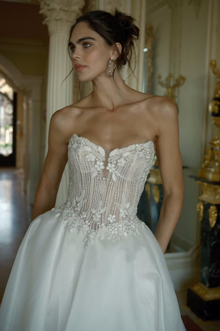 Eve of Milady Bridals 1732