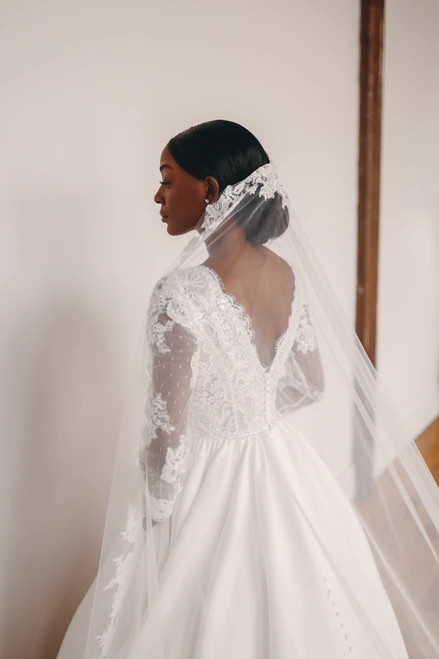 Lori Allen Exclusive - Wisteria Veil