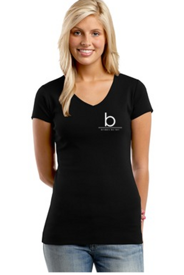 A soft, cottony hand combines traditional cut with sweat-wicking performance to keep you cooler and drier while training or lounging around. Raglan sleeves with flatlock stitching adds comfort and makes for easy movement. An anti-pill finish keeps this high-performer looking great.