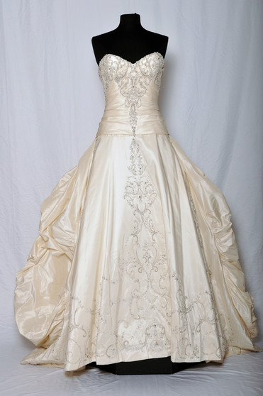 Eve of Milady Bridals 0112727