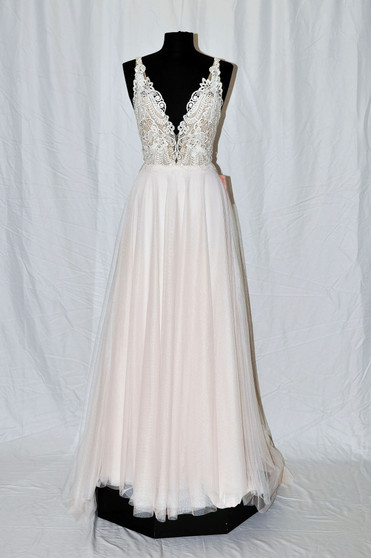 TARA KEELY FALL 2019 BEFORE 0135526