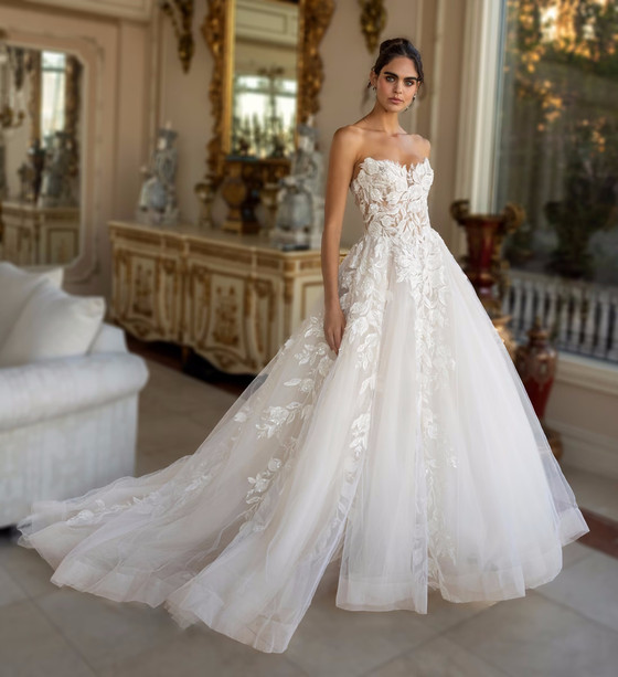 fitted dress EMBELLISHED LACE & SATIN FITTED GOWN CDCD868