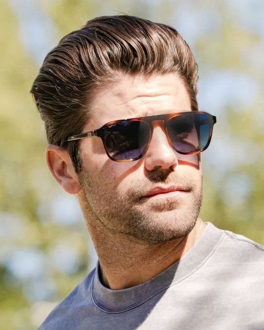 WMP Eyewear Emerson Whiskey Brown Blue Gradient AVI005-WHBLU | Model View | Mens Sunglasses | Topdrawers Apparel for Men