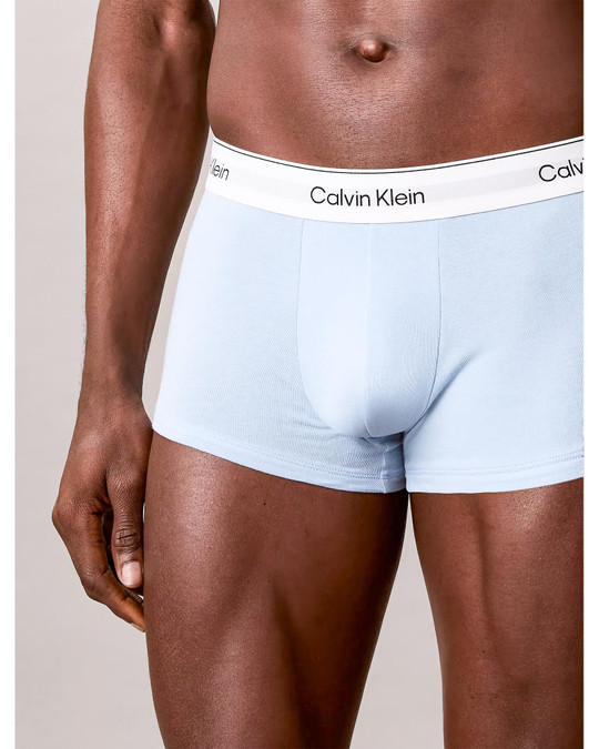 Calvin Klein 3-Pack Icon Cotton Stretch Low Rise Trunk Brilliant Pink Gulf Blue Grey Heather NB4389G-TKM | Front View | Mens Boxer Briefs | Topdrawers Underwear for Men