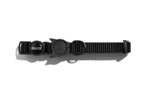 Zee.Cat Gotham Cat Collar in sleek black, adjustable with safety breakaway feature.