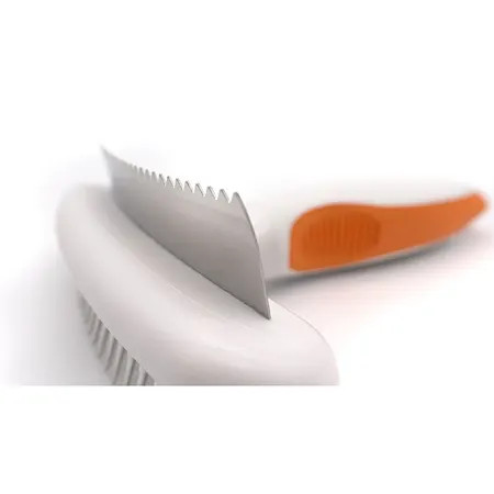 Wahl 2in1 Rake & Shedding Blade features dual edges for effective dog grooming.