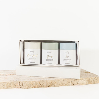 Pretty tea gift of organic black tea in white box