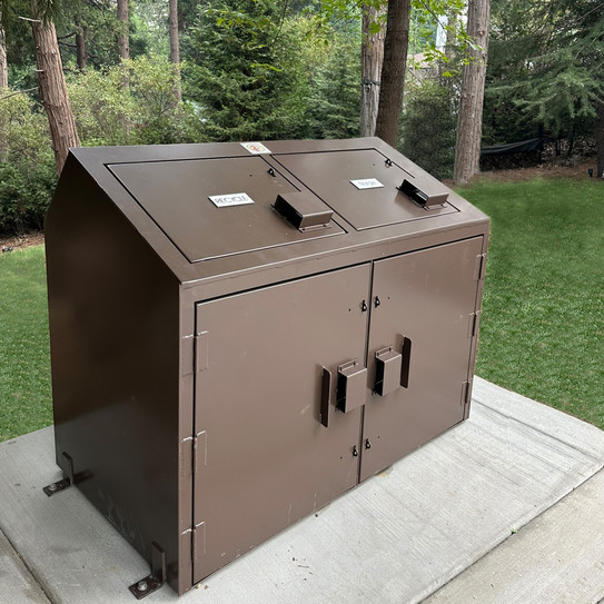 Highlander Bearproof Double Trash Locker For 95 Gal Bins - Large