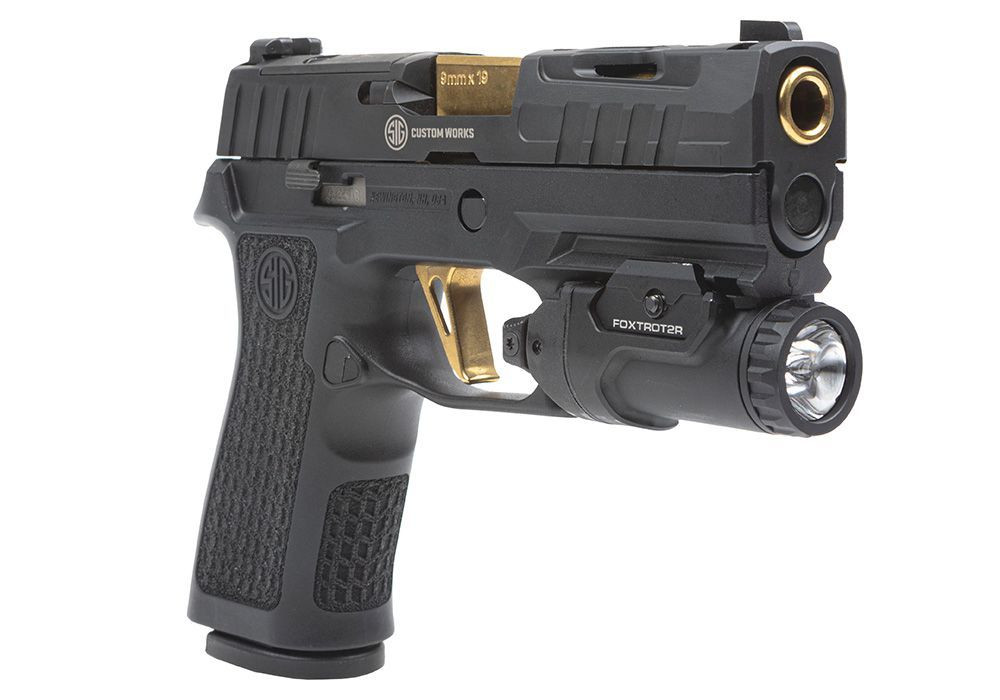 SIG FOXTROT2R 700-Lumen Rechargeable Weapon Mounted Light SIG FOXTROT2R 700-Lumen Rechargeable Weapon Mounted Light