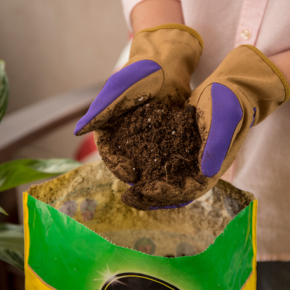 MiracleGro Potting Mix, 2 cu ft