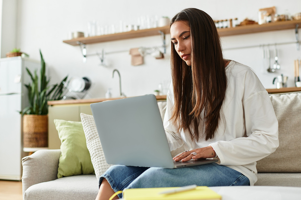 Goodman 2 Ton Straight Cool Split System