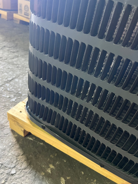 Scratch & Dent Goodman R-32 3.0 Ton 14.3 SEER2 Straight Cool-A/C Only Condenser (GLXS4BA3610) (A)