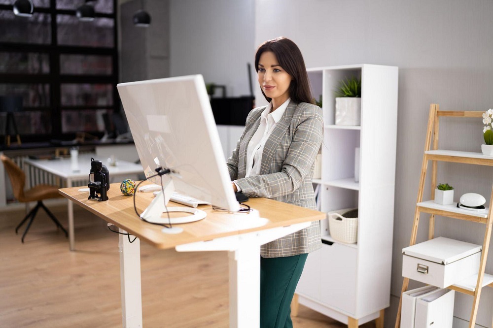 Remote Work Revolution: Why Standing Desks Are the Future for Home Offices?