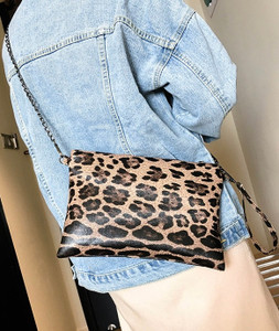 Print Envelope Chain Bag