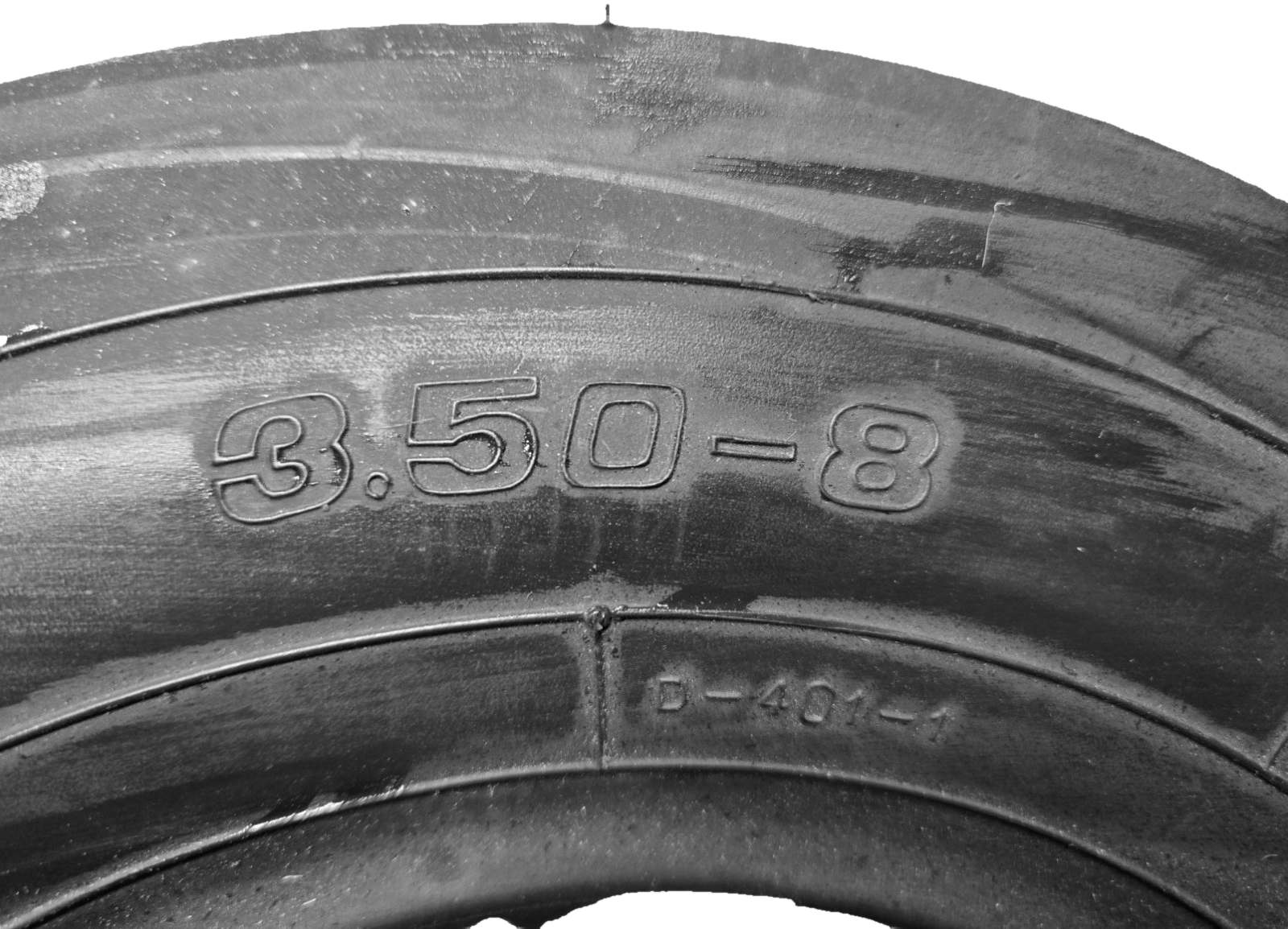 Deestone D401 Tri Rib 5.50-16 tire