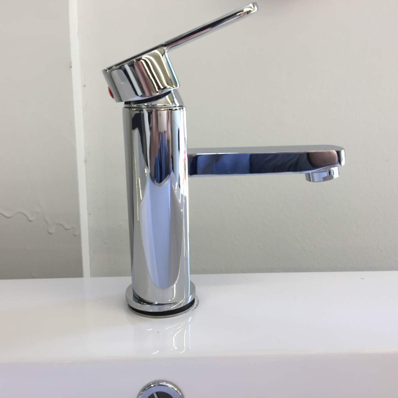 Aqua Roundo Single Hole Mount Bathroom Vanity Faucet Chrome