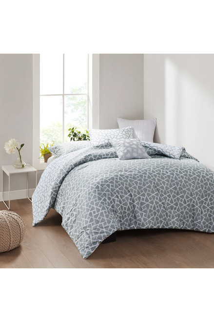 N Natori Sakura Blossom Comforter Set