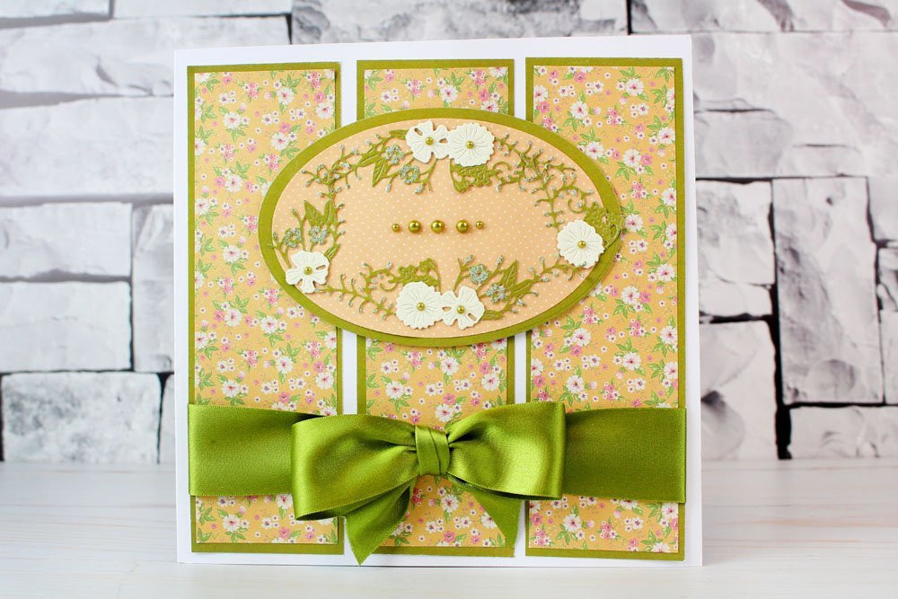 Tattered Lace Chrisma Flowers Die ETL87 -- Sold Without CD