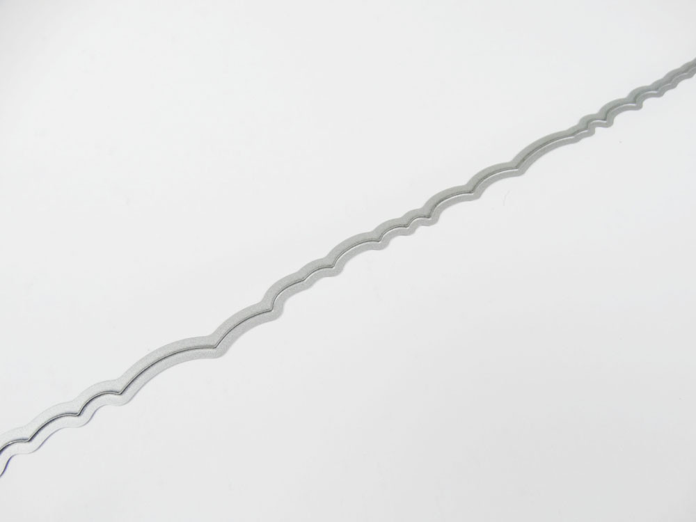 Tattered Lace RETIRED Wavy Edge Border D573