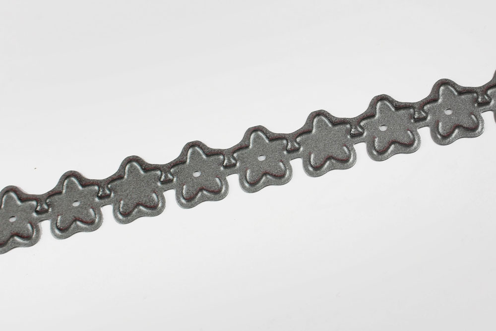 Tattered Lace RETIRED Flower Border Cutting Die Set D812